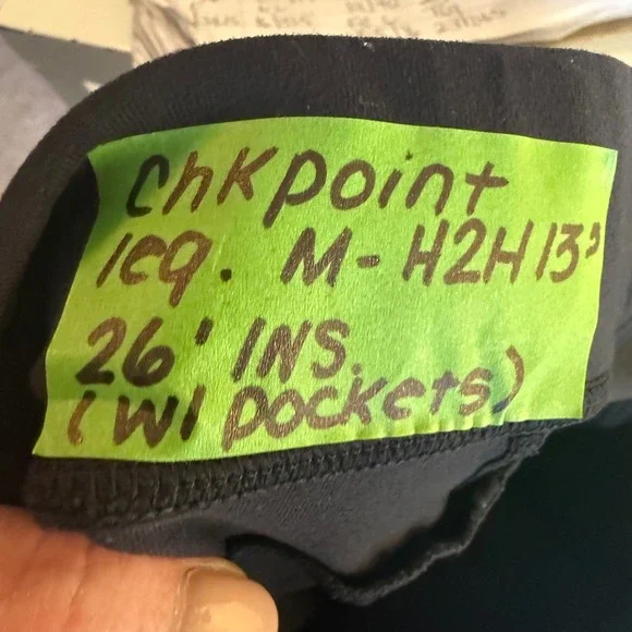 Alo Yoga Checkpoint HR Cargo Leggings Womens Med Black Pockets 26" Inseam Yoga - Picture 9 of 9